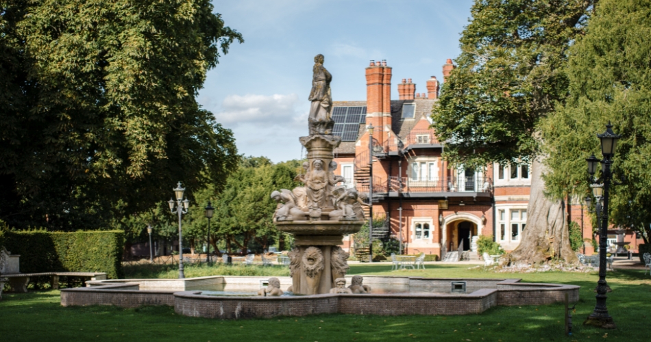 Image 3: Berwick Lodge