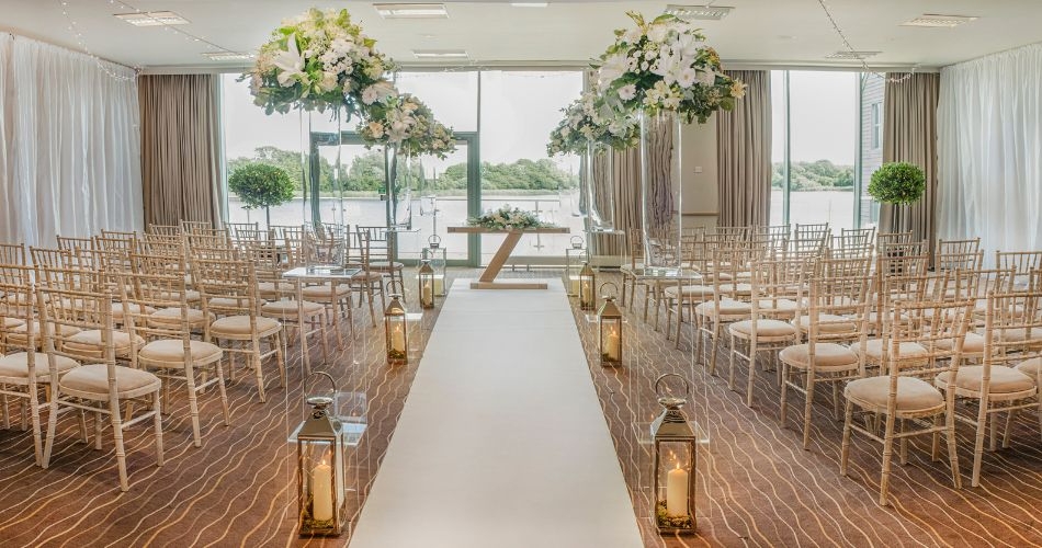 Image 4: De Vere Cotswold Water Park