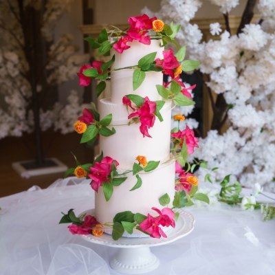 Introducing Cake Spiral™ - the next evolution in cake displays by Prop Options