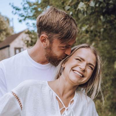 Romantic Somerset Engagement Shoot: Celebrating Real Love and the Bride Era