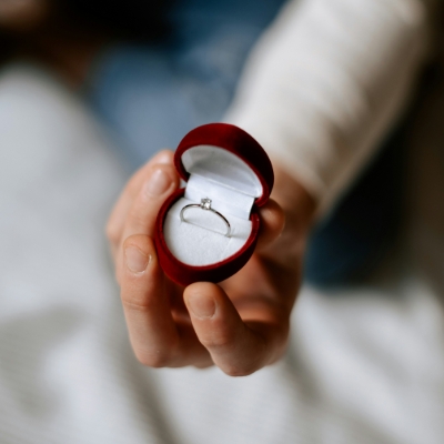 Jewellery expert debunks the most common engagement myths