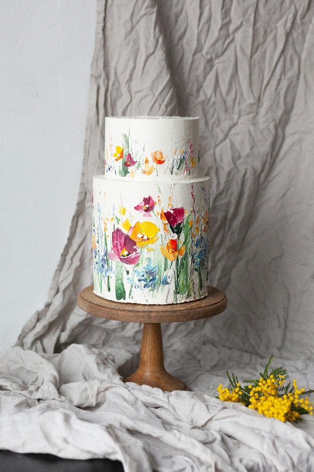 palette knife flowers wedding cake