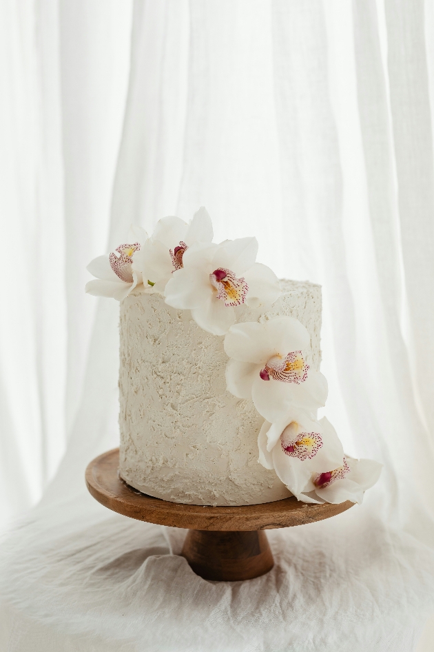 single tier wedding cake